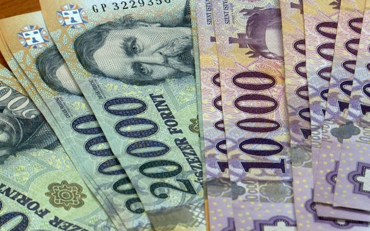 NGM: idén is előrehozottan, karácsony előtt érkeznek a családtámogatási ellátások